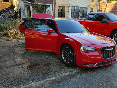 Used 2016 Chrysler 300 S image 16