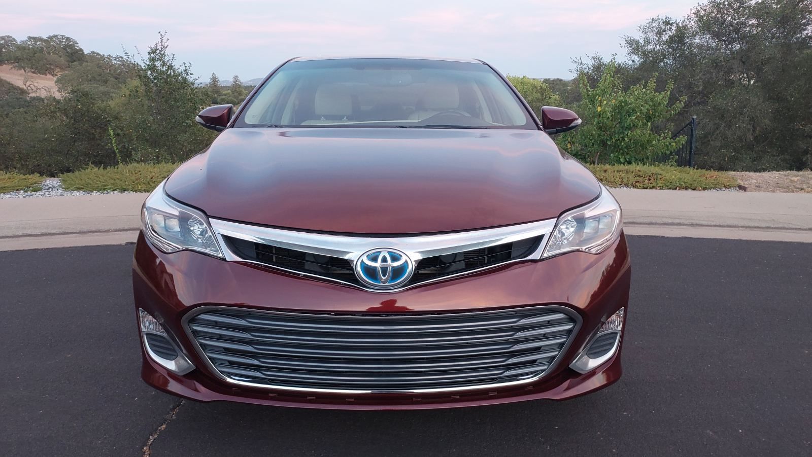 Used 2013 Toyota Avalon XLE Premium FWD image 1