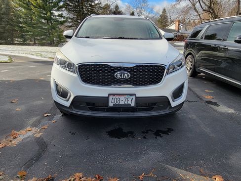 Used 2016 Kia Sorento LX image 6
