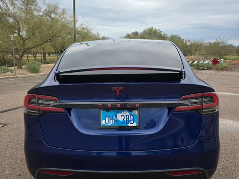 Used 2016 Tesla Model X P90D image 5