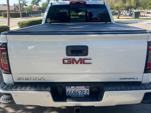 Used 2017 GMC Sierra 1500 Denali AWD/4WD image 8