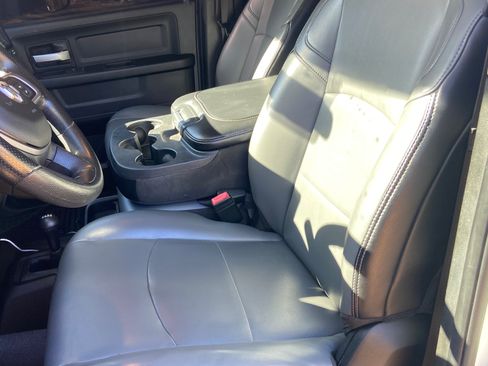 Used 2019 RAM 3500 Tradesman w/ Chrome Appearance Group image 12