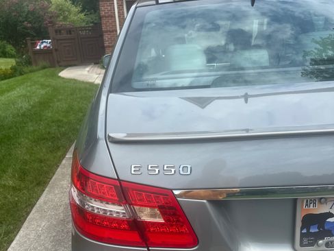 Used 2012 Mercedes-Benz E 550 4MATIC Sedan image 6