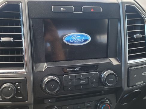 Used 2016 Ford F150 XLT w/ Equipment Group 302A Luxury image 9