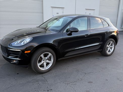Used 2018 Porsche Macan Sport Edition image 1