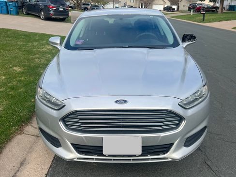 Used 2013 Ford Fusion SE image 2