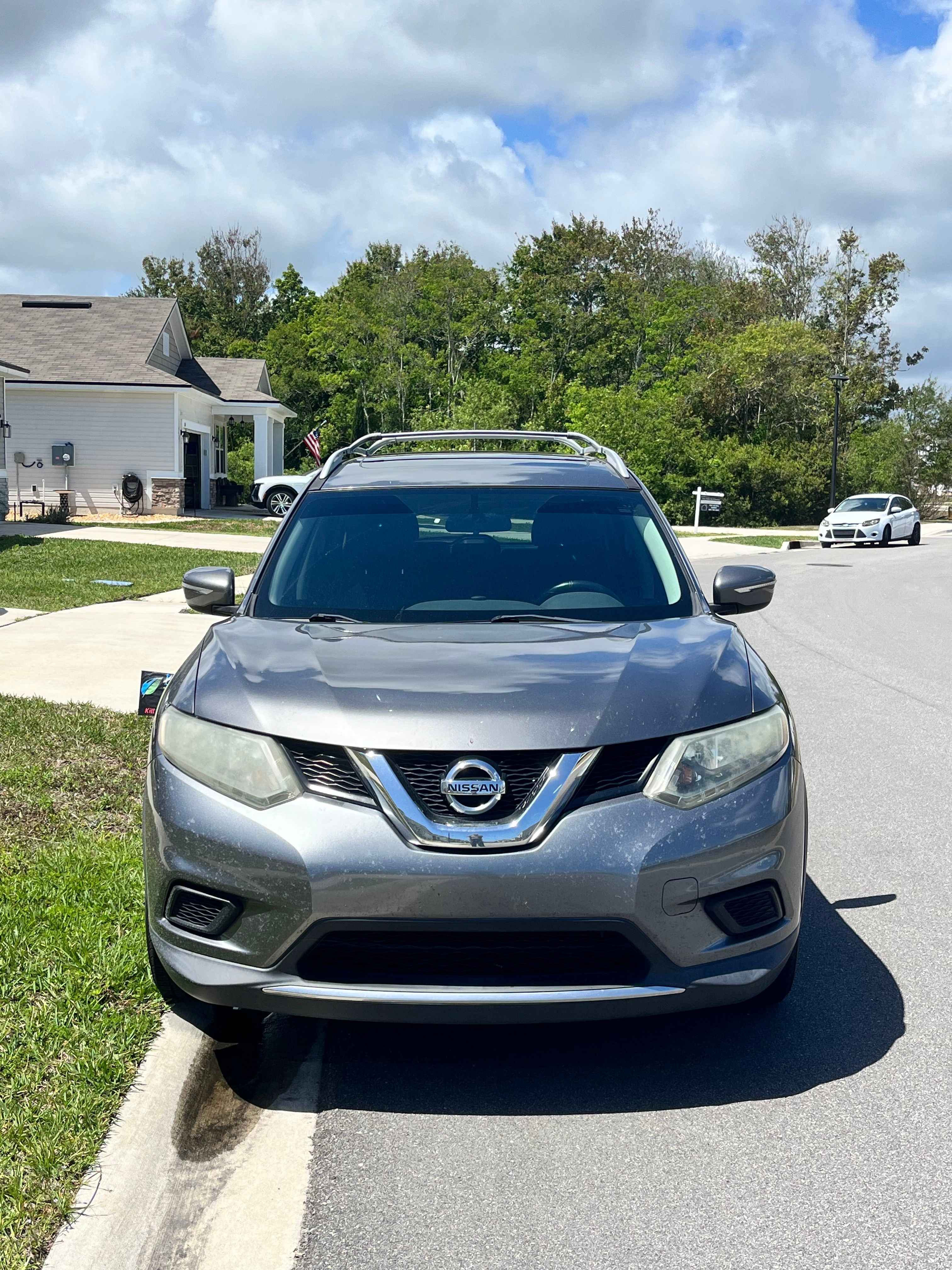 Used 2014 Nissan Rogue SV w/ SV Moonroof Package FWD image 2