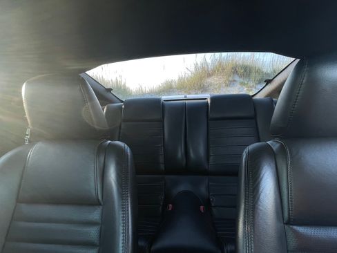 Used 2006 Ford Mustang GT Premium image 22