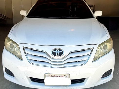 Used 2010 Toyota Camry LE FWD image 4