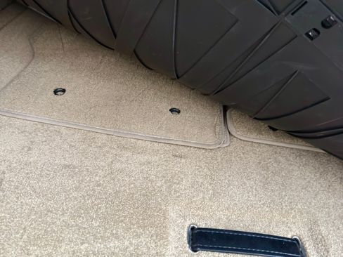 Used 2015 Land Rover Range Rover HSE image 21