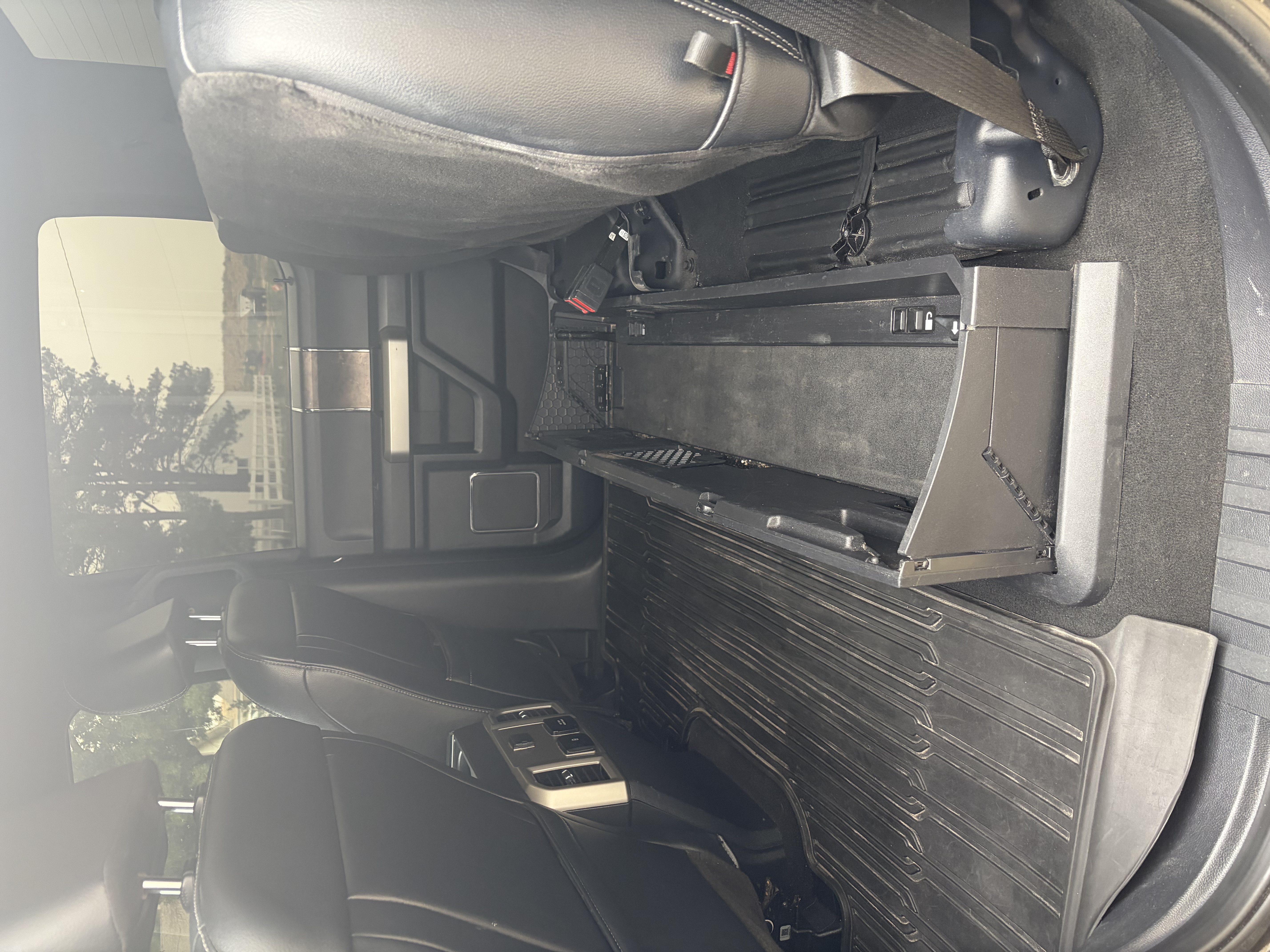 Used 2022 Ford F250 Lariat w/ Black Appearance Package AWD/4WD image 16