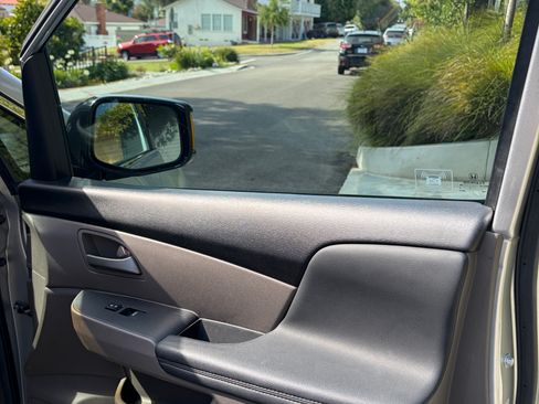 Used 2012 Honda Odyssey Touring image 8