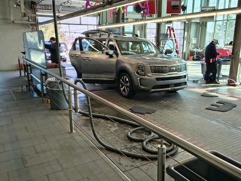 Used 2020 Kia Telluride EX w/ EX Premium Package image 5