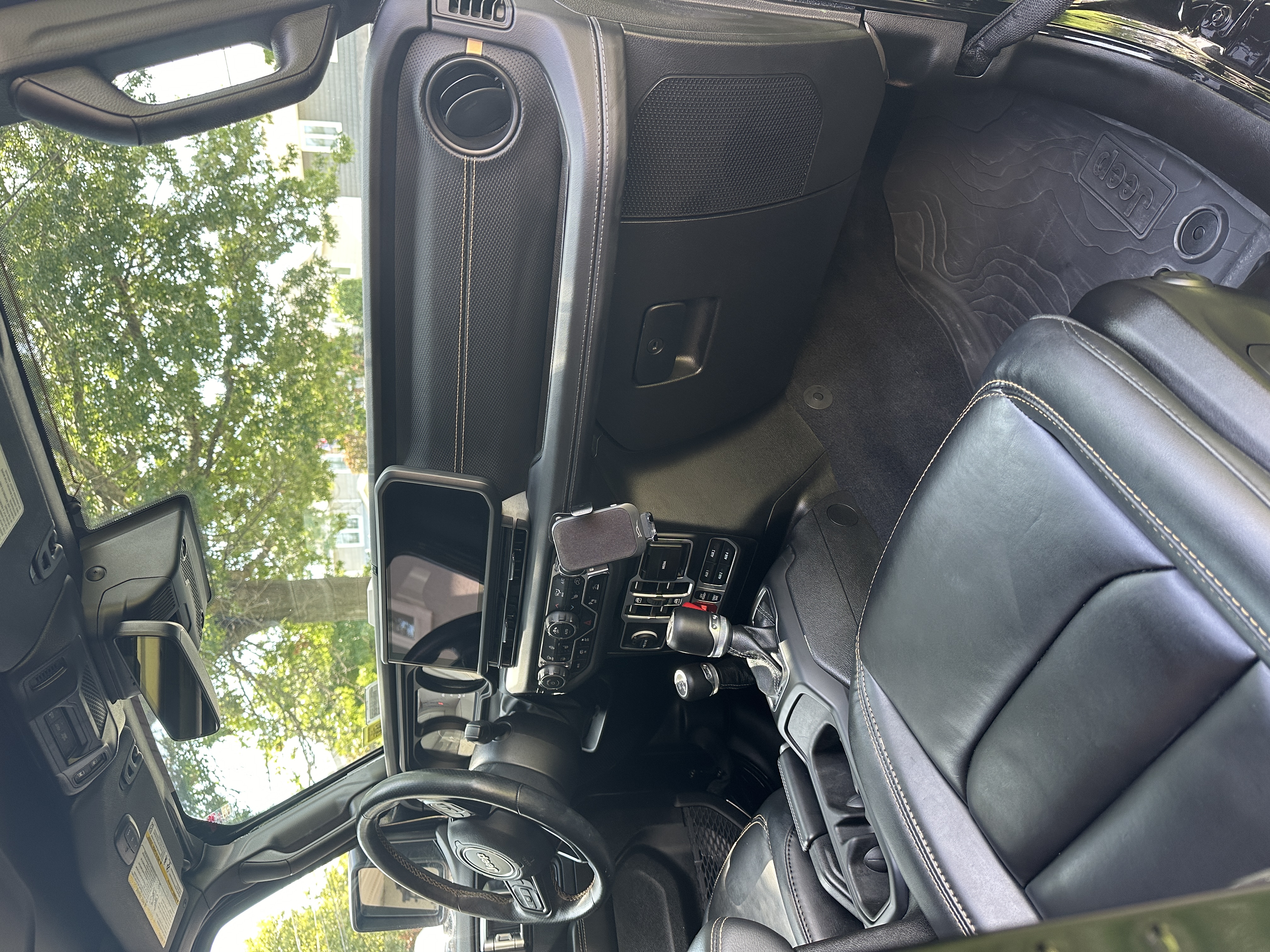 Used 2025 Jeep Wrangler Unlimited Rubicon 392 AWD/4WD image 27