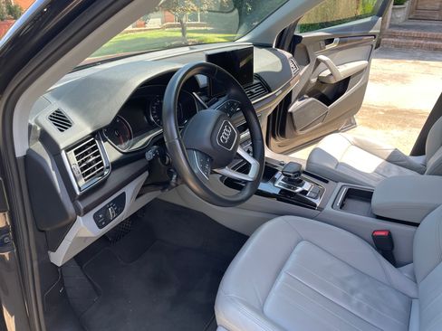 Used 2021 Audi Q5 2.0T Premium w/ Convenience Package image 12