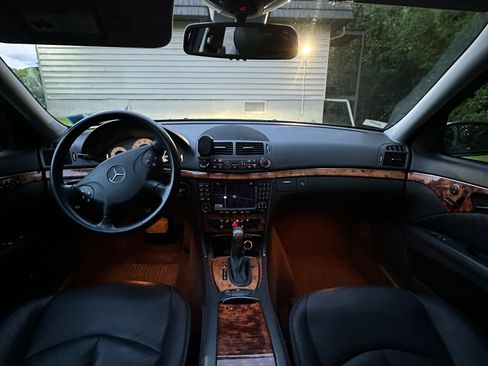 Used 2006 Mercedes-Benz E 350 4MATIC Wagon image 6