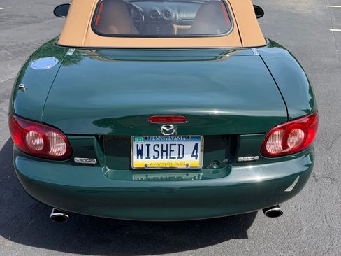 Used 2001 MAZDA MX-5 Miata RWD image 5
