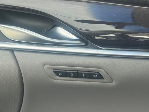 Used 2014 Cadillac XTS Luxury image 6