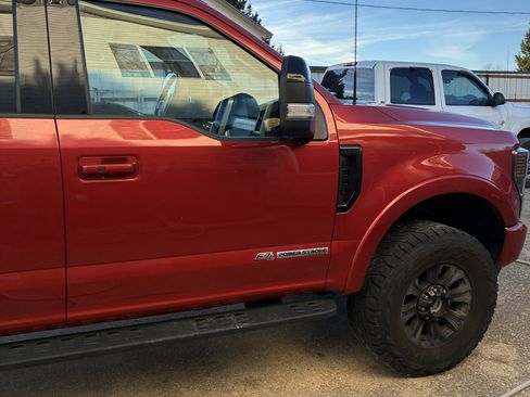 Used 2022 Ford F350 Lariat w/ Tremor Off-Road Package image 18