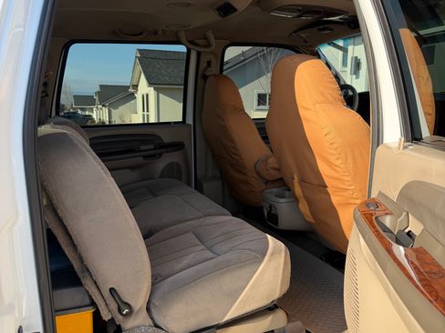 Used 2001 Ford Excursion XLT image 10