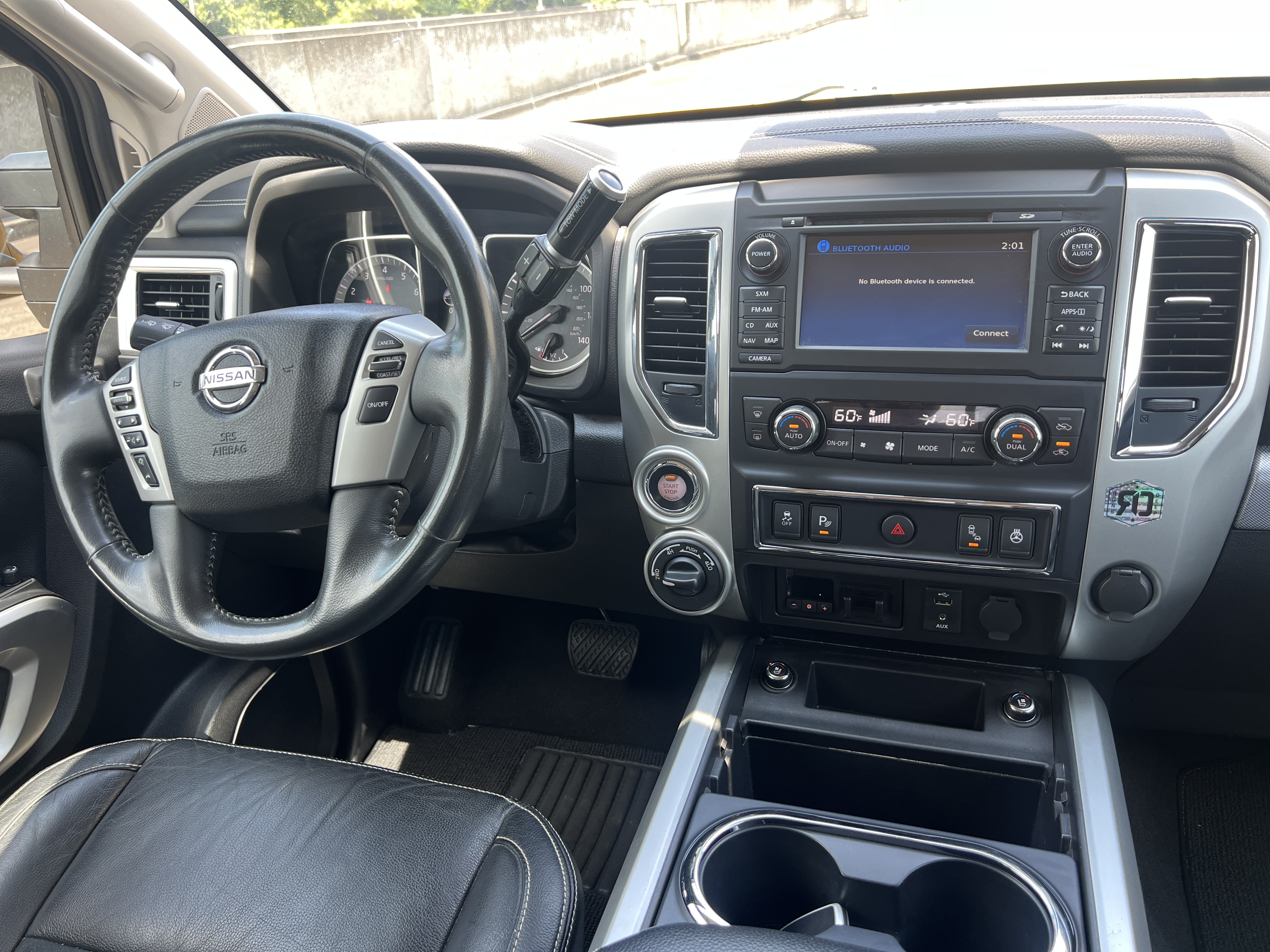 Used 2018 Nissan Titan PRO-4X w/ Pro-4x Convenience Package AWD/4WD image 22