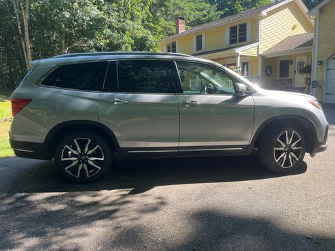 Used 2021 Honda Pilot Touring image 5