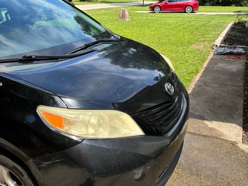 Used 2012 Toyota Sienna FWD image 5