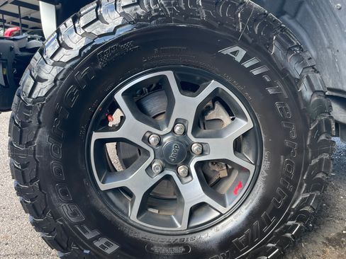 Used 2021 Jeep Wrangler Unlimited Rubicon AWD/4WD image 16