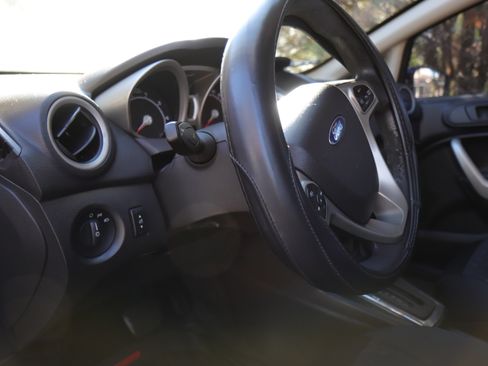 Used 2011 Ford Fiesta SE w/ 203A Rapid Spec Order Code image 11