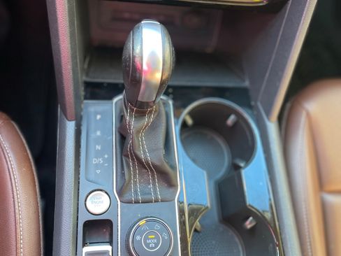 Used 2022 Volkswagen Atlas SE w/ Panoramic Sunroof Package image 9