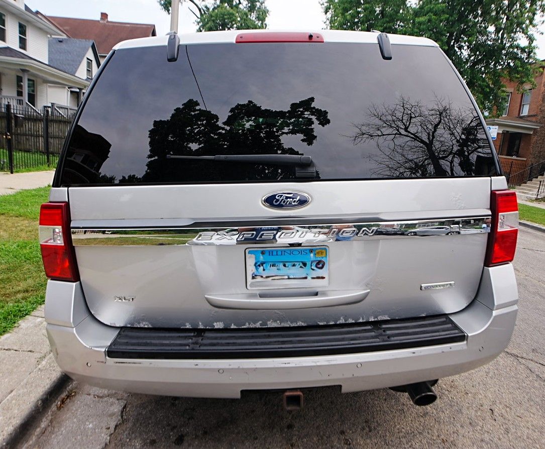 Used 2016 Ford Expedition XLT AWD/4WD image 9