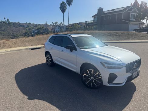 Used 2024 Volvo XC60 B5 Plus w/ Protection Package Premier image 2