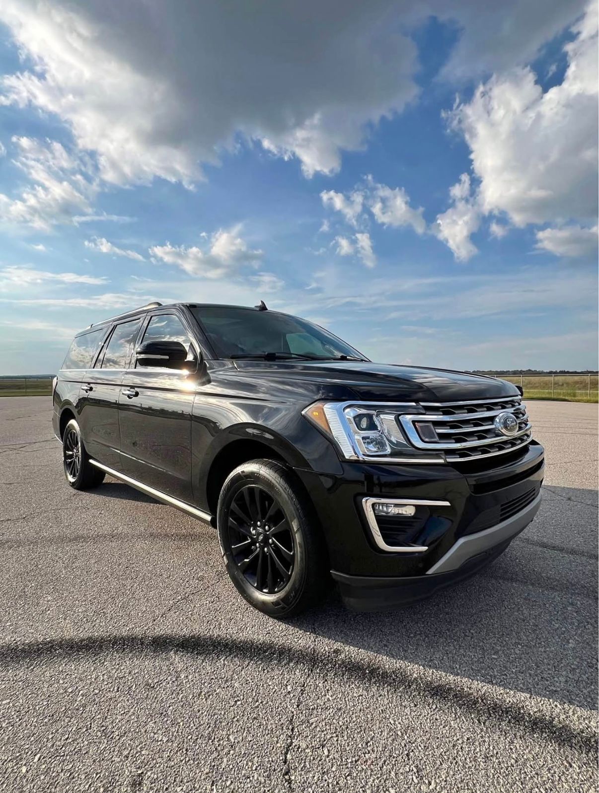 Used 2021 Ford Expedition Max Limited RWD image 2