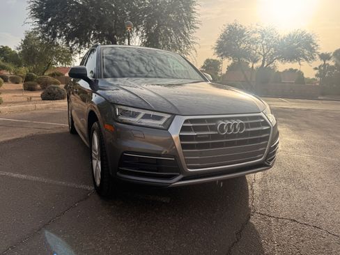 Used 2019 Audi Q5 2.0T Premium Plus w/ Premium Plus Package AWD/4WD image 6