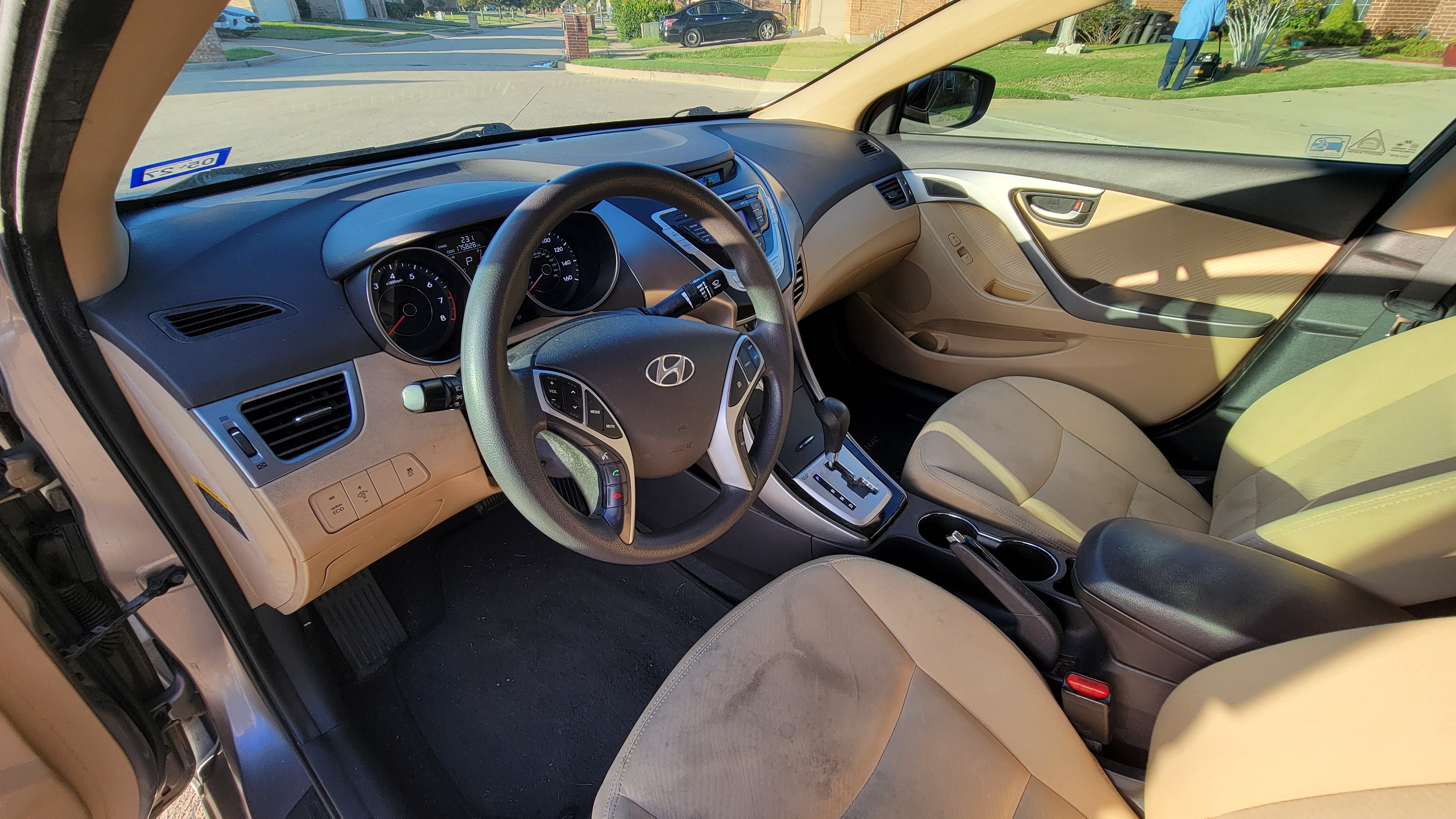 Used 2013 Hyundai Elantra GLS w/ Preferred Pkg FWD image 11
