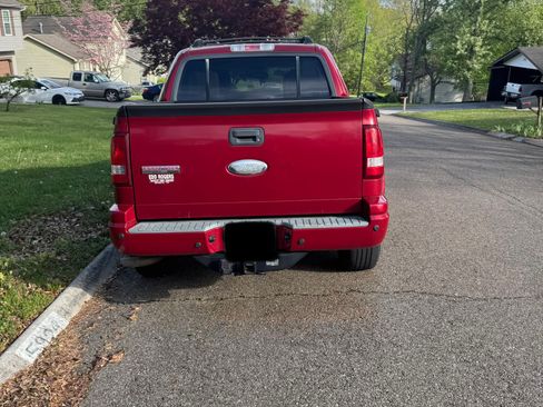 Used 2010 Ford Explorer Sport Trac Limited image 4