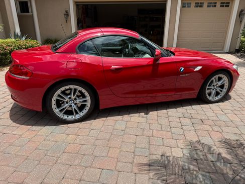 Used 2009 BMW Z4 sDrive30i RWD image 12