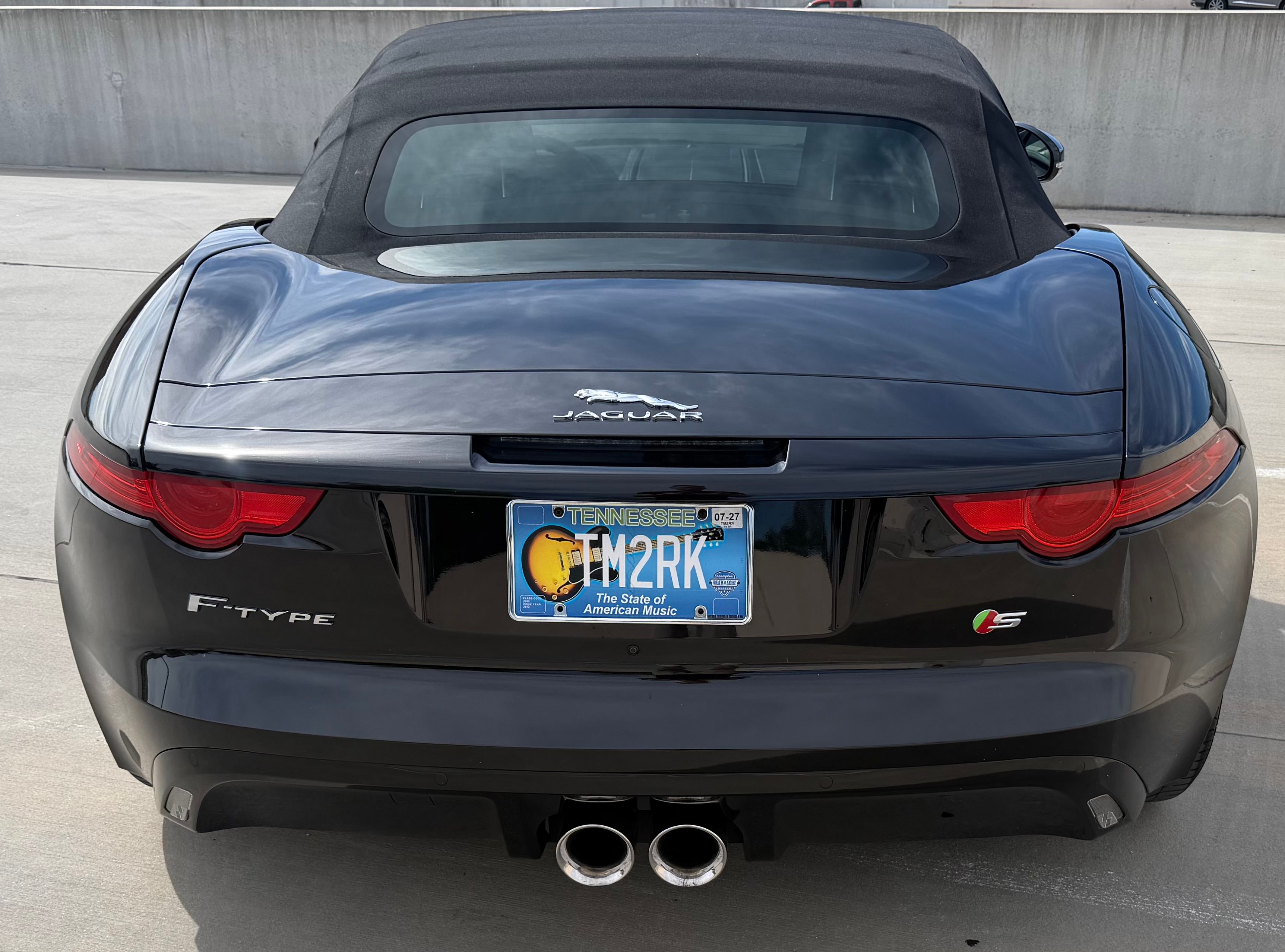 Used 2015 Jaguar F-TYPE S RWD image 17