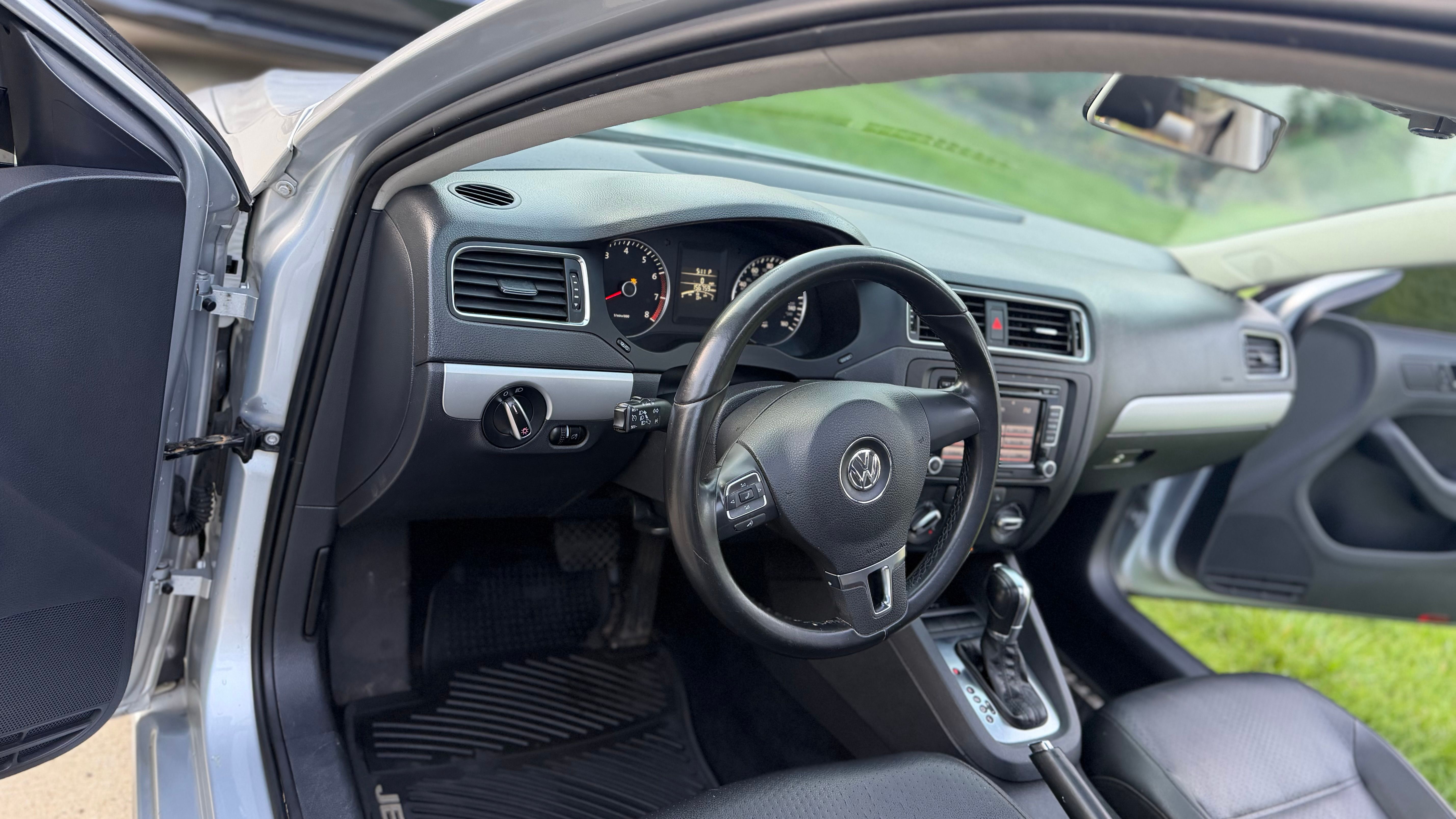 Used 2013 Volkswagen Jetta SE FWD image 21