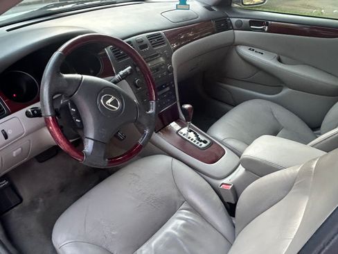 Used 2003 Lexus ES 330 w/ Premium Pkg FWD image 11