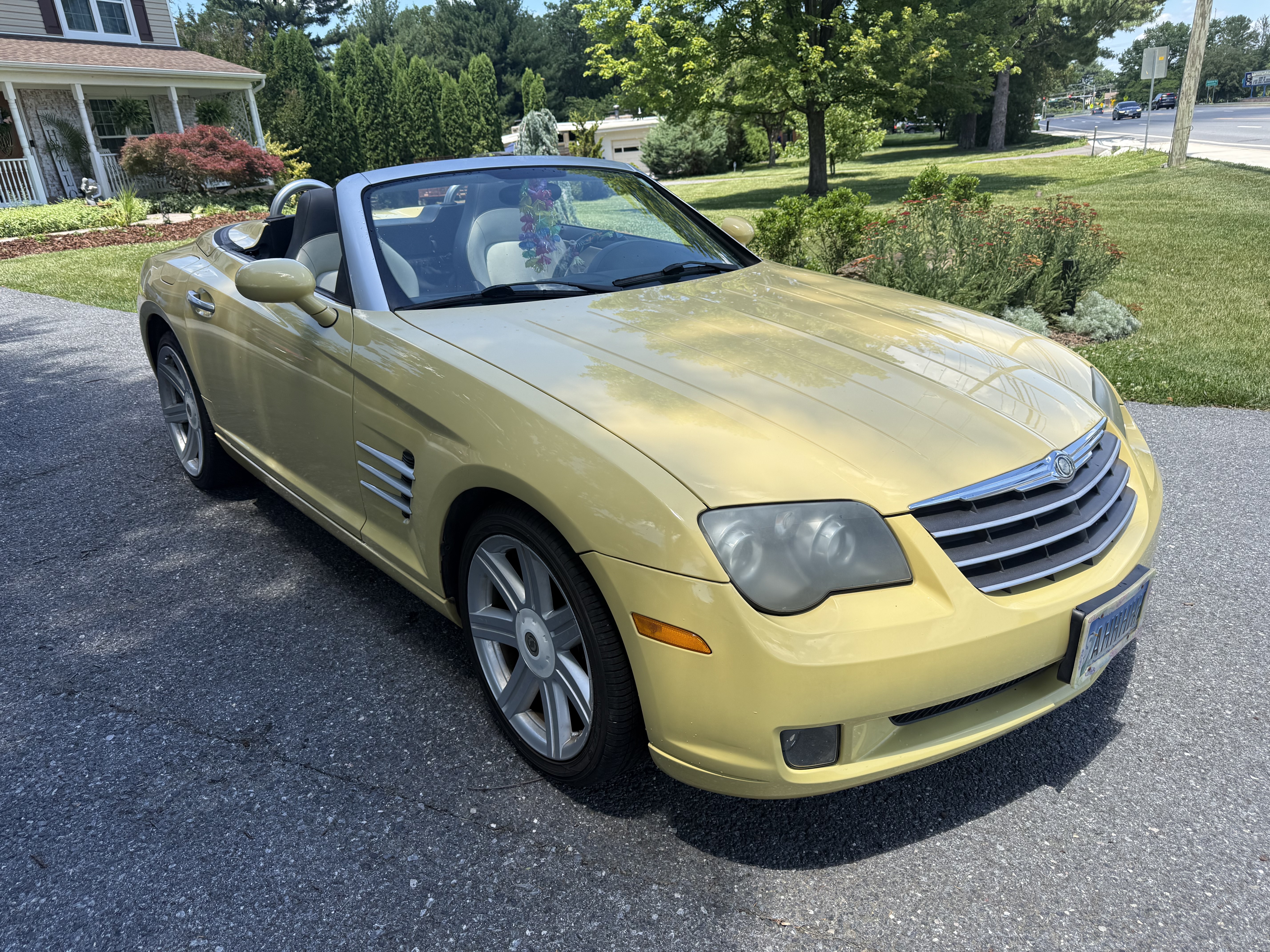 Used 2005 Chrysler Crossfire Limited RWD image 1