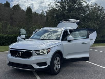 Used 2020 Volvo XC40 T4 Momentum w/ Protection Package Premier