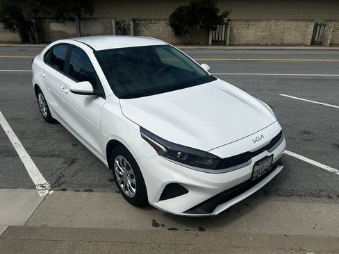 Used 2024 Kia Forte LX image 9