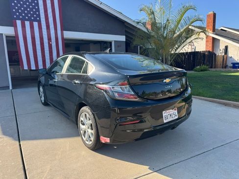 Used 2018 Chevrolet Volt Premier w/ Driver Confidence Package FWD image 4