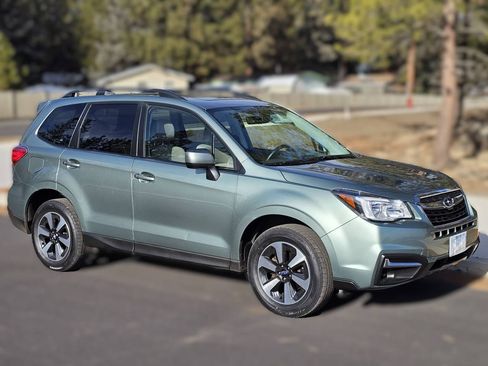 Used 2017 Subaru Forester 2.5i Limited w/ Popular Package #2 image 11