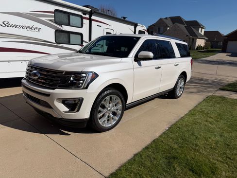 Used 2019 Ford Expedition Max Limited w/ Equipment Group 302A image 2
