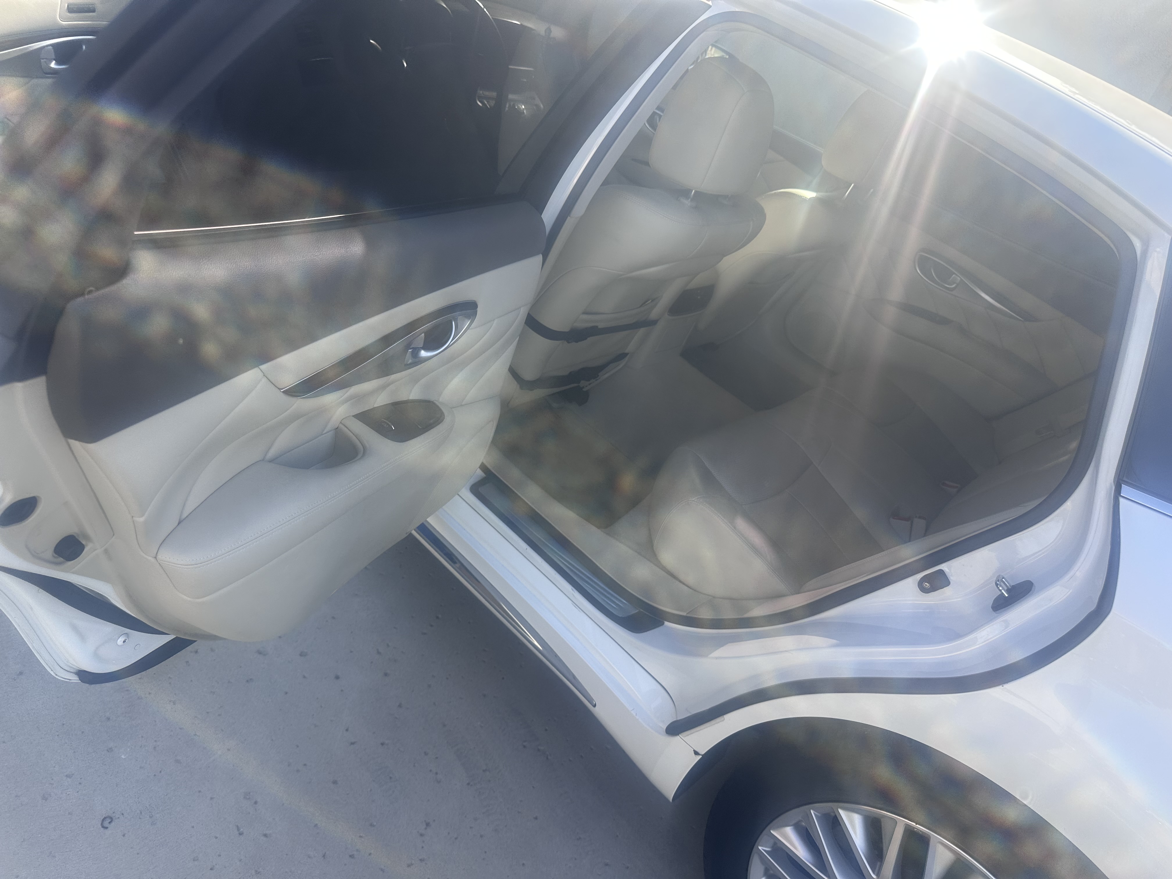 Used 2015 INFINITI Q70 L 3.7 w/ Technology Package RWD image 21