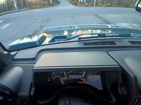 Used 2005 HUMMER H2 SUT w/ Preferred Equipment Group image 15