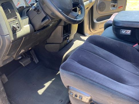 Used 2004 Dodge Ram 2500 Truck SLT w/ Trailer Tow Group image 2