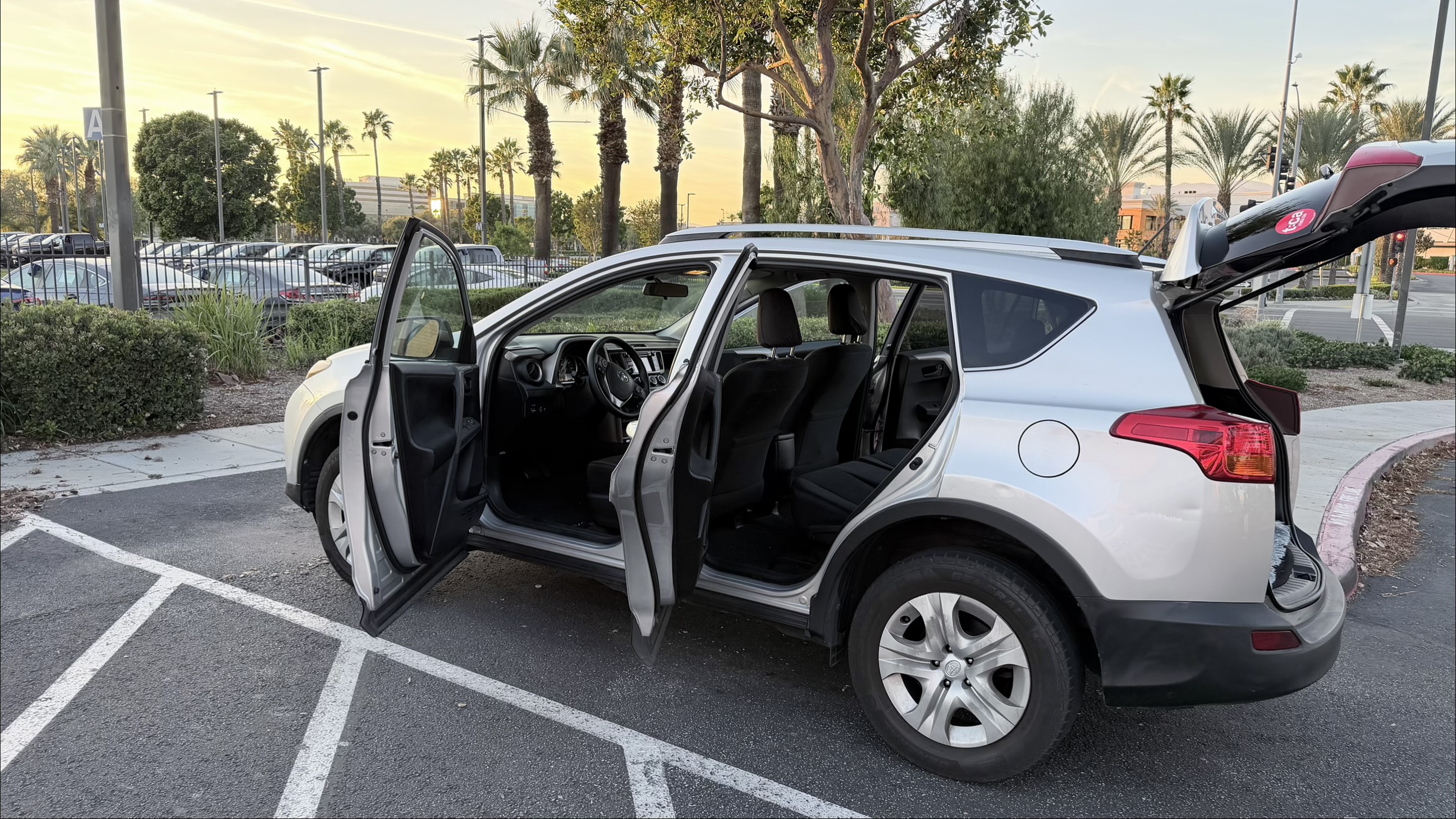 Used 2015 Toyota RAV4 LE FWD image 9
